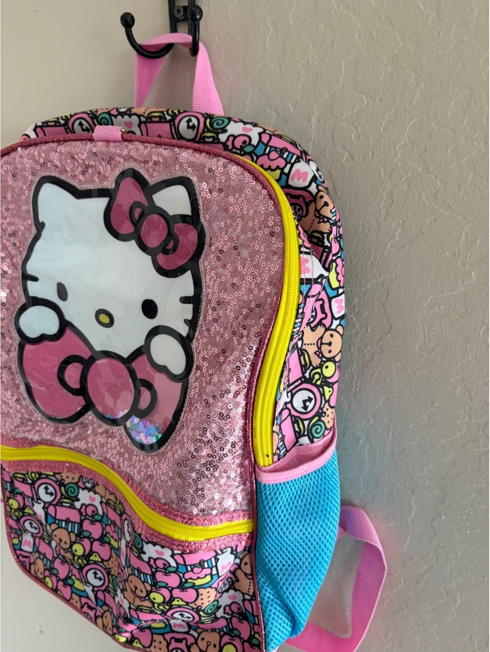 Hello Kitty backpack - Picture 5 of 9